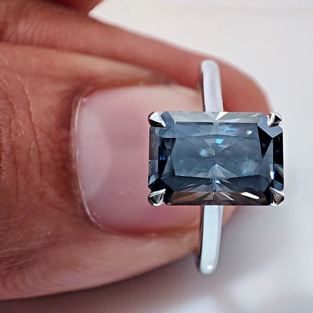 /public/photos/live/grey radint cut (2).webp